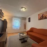 Kuca Borna Casa de Férias